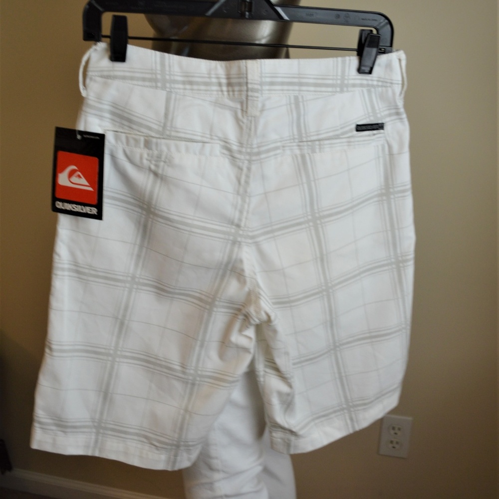 NWT Quicksilver Mens Shorts Wht/Gray SZ 28 - Picture 2 of 4